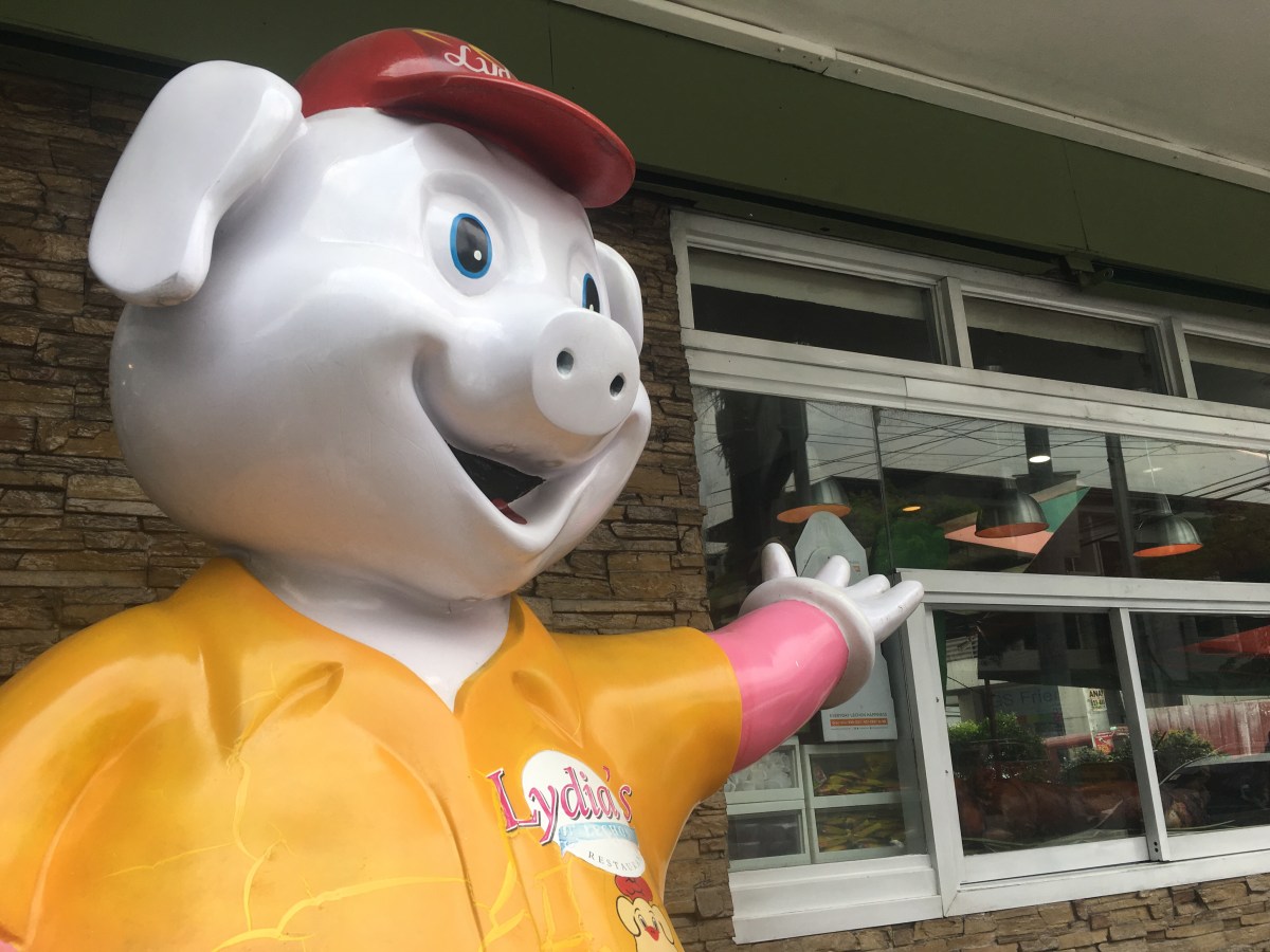 Lunch at Lydia’s Lechon, Roces&nbsp;Avenue