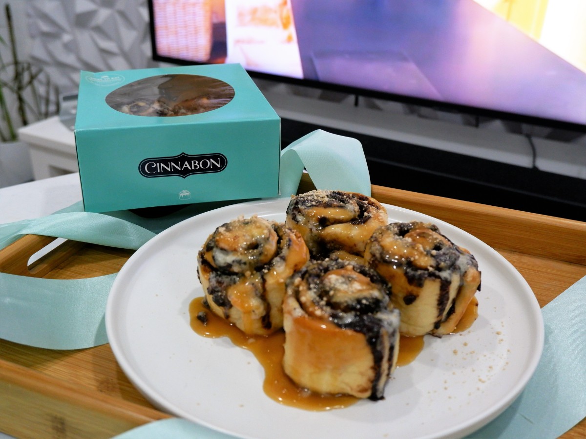 A new way to get some #IndulgingComfort: Cinnabon’s Toffee Minichocobon!