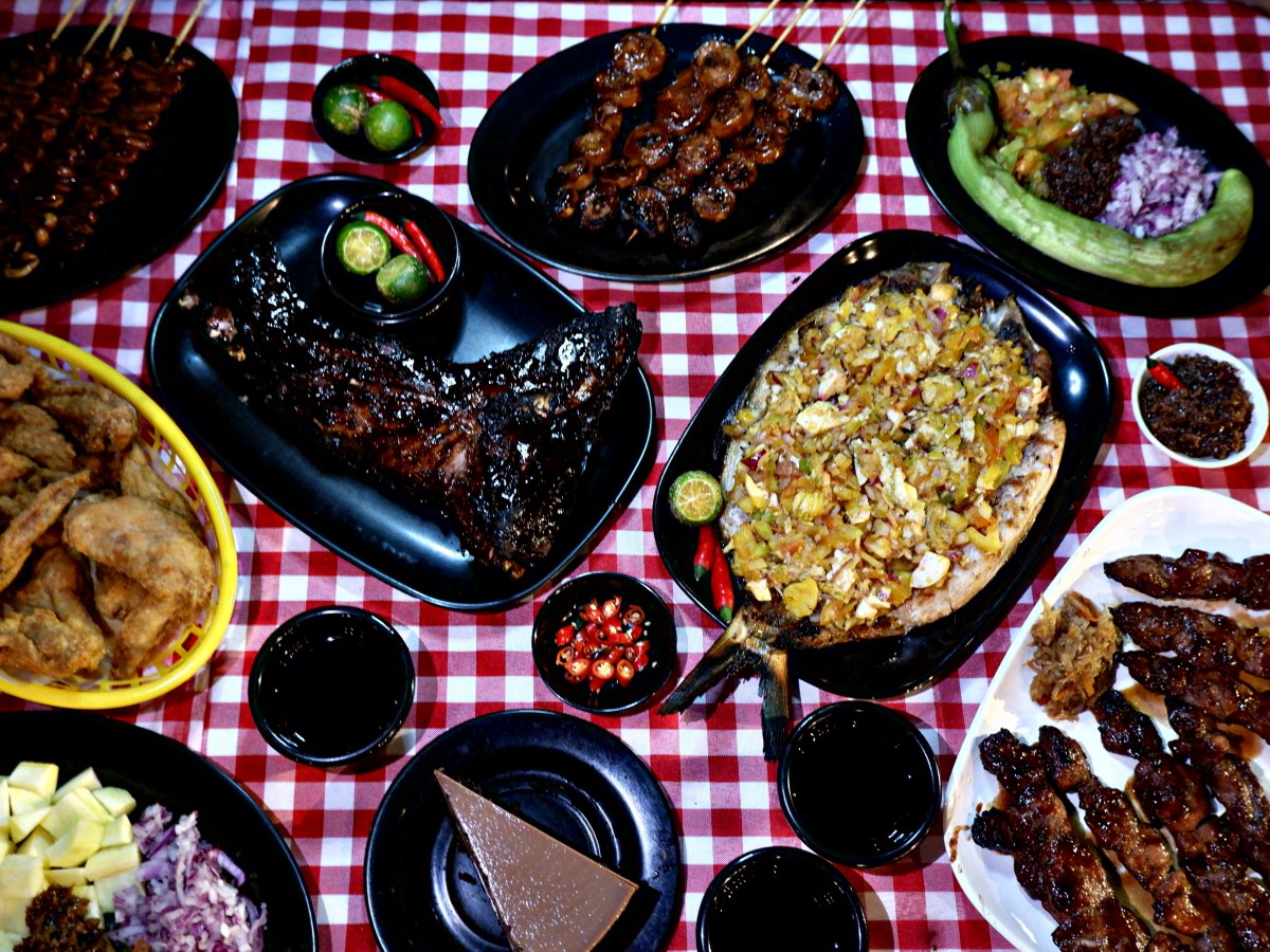 Gather the fam together for an abot-kayang salu-salo at Mang Ding’s Pinoy&nbsp;BBQ