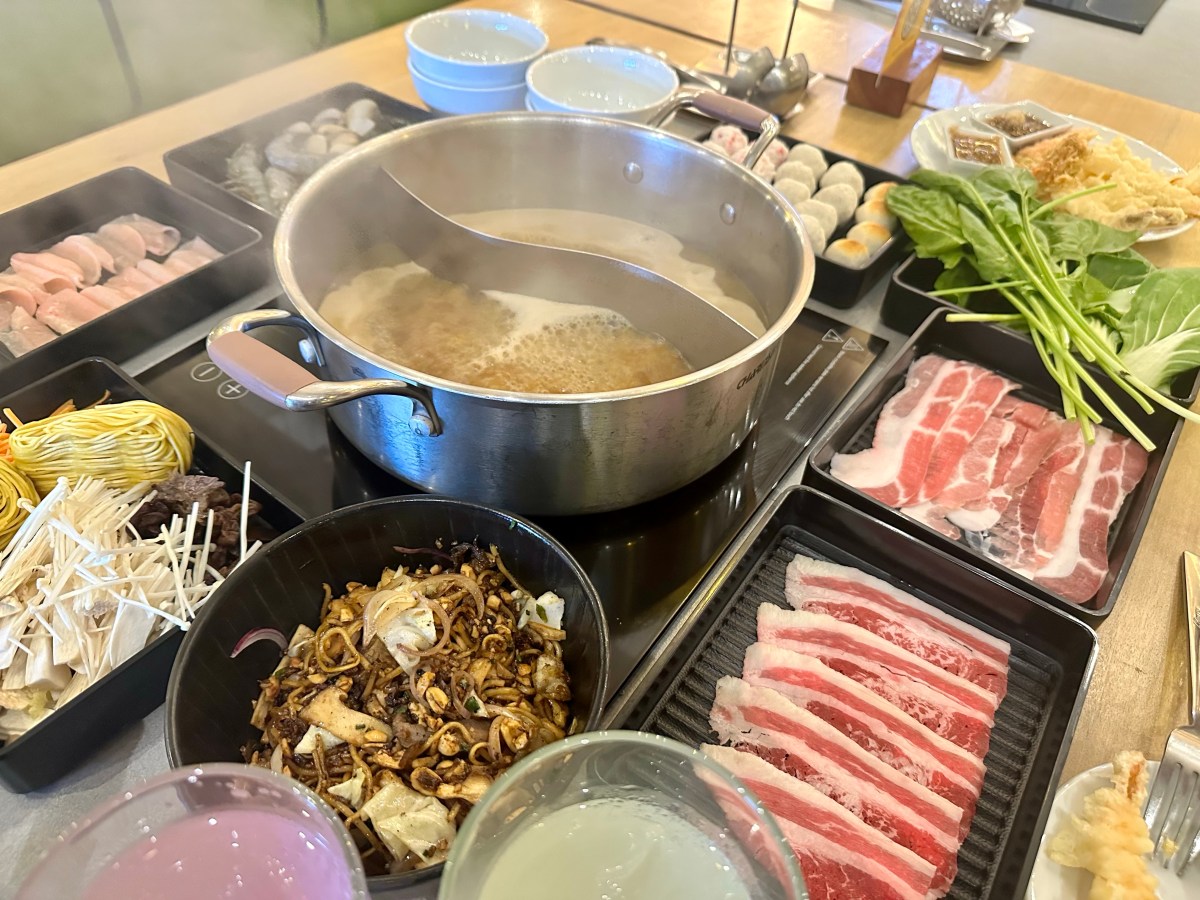 Experience the joy of Chinese Hotpot  at Champion Hotpot in Santolan Town&nbsp;Plaza
